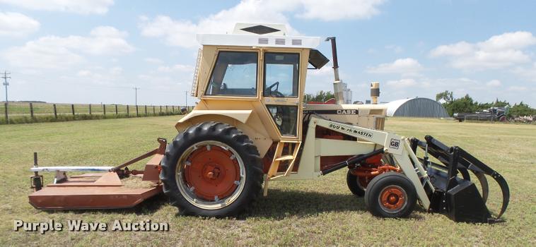 image for item DC3965 1965 Case 930 Comfort King tractor