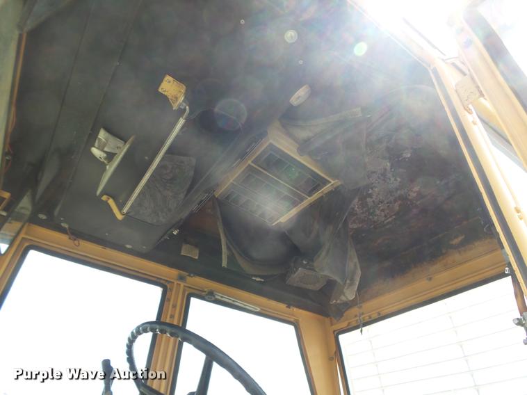 image for item DC3965 1965 Case 930 Comfort King tractor