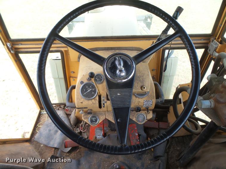 image for item DC3965 1965 Case 930 Comfort King tractor