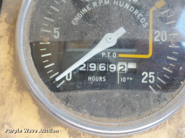 image for item DC3965 1965 Case 930 Comfort King tractor