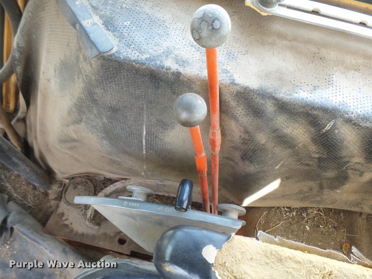 image for item DC3965 1965 Case 930 Comfort King tractor