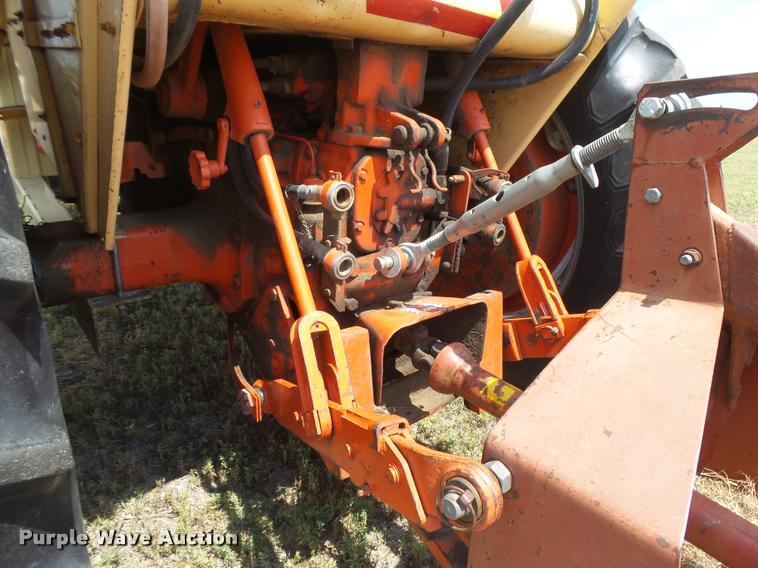 image for item DC3965 1965 Case 930 Comfort King tractor