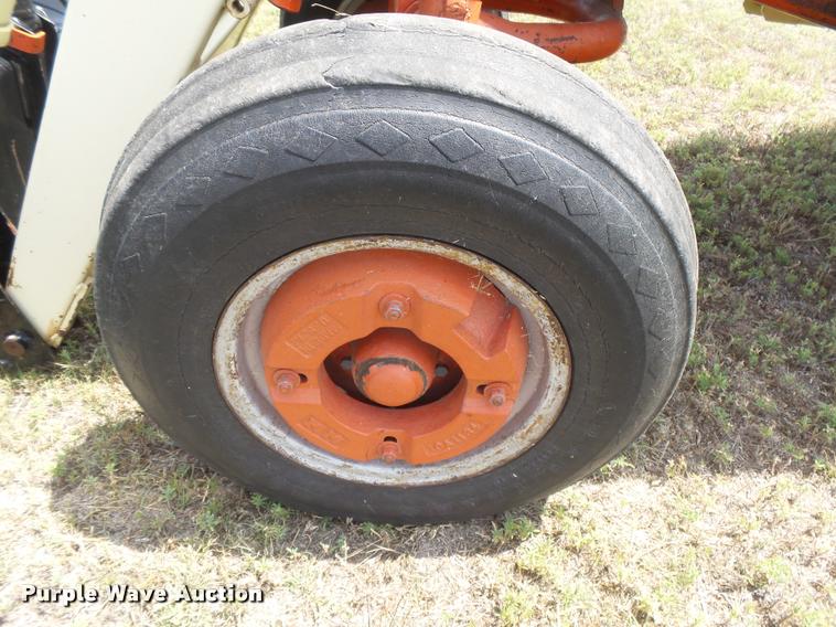 image for item DC3965 1965 Case 930 Comfort King tractor