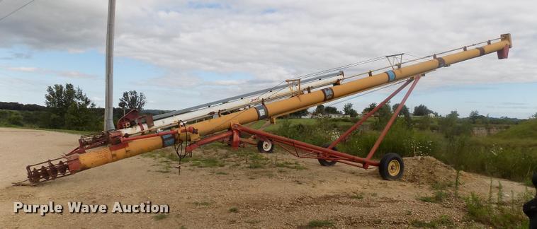 image for item DC4933 Westfield W130-51 grain auger