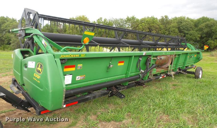 image for item DC5438 2006 John Deere 630F Hydraflex flex head