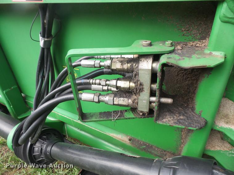 image for item DC5438 2006 John Deere 630F Hydraflex flex head