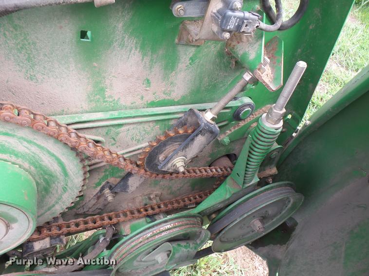 image for item DC5438 2006 John Deere 630F Hydraflex flex head