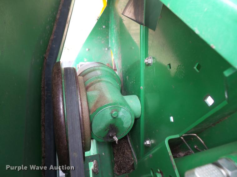 image for item DC5438 2006 John Deere 630F Hydraflex flex head