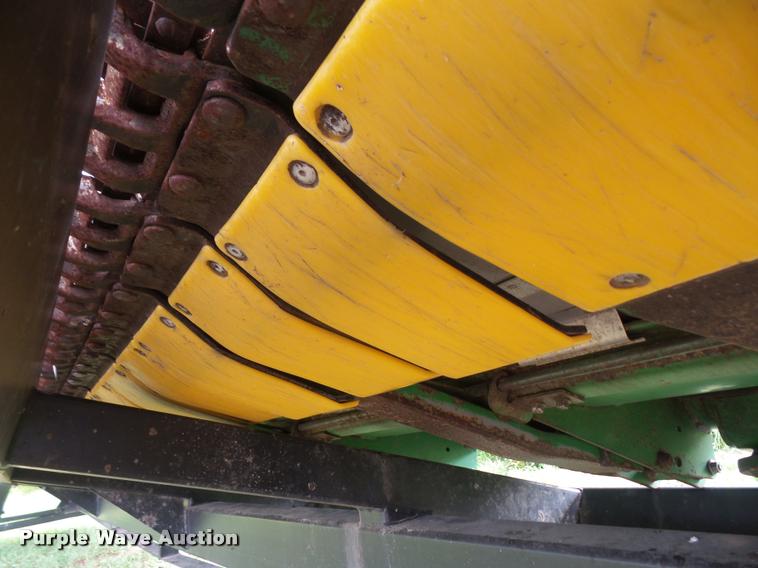 image for item DC5438 2006 John Deere 630F Hydraflex flex head