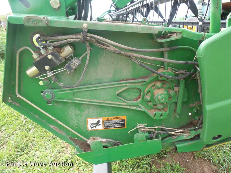 image for item DC5438 2006 John Deere 630F Hydraflex flex head