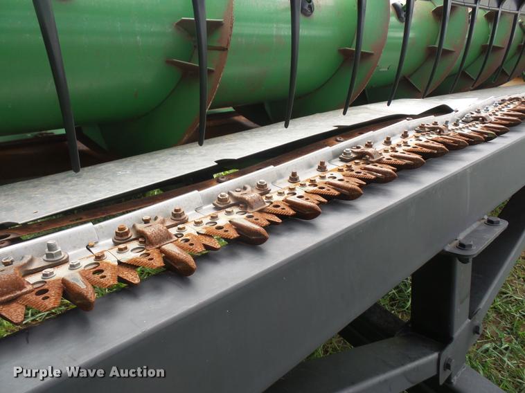 image for item DC5438 2006 John Deere 630F Hydraflex flex head