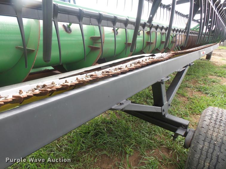 image for item DC5438 2006 John Deere 630F Hydraflex flex head