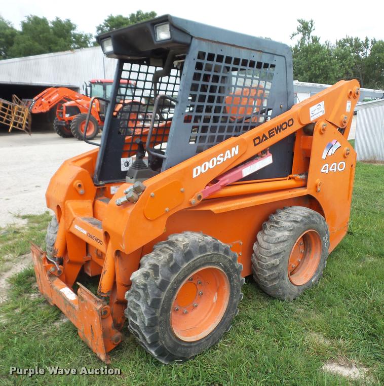 image for item DC5475 Doosan Daewoo 440 Plus skid steer