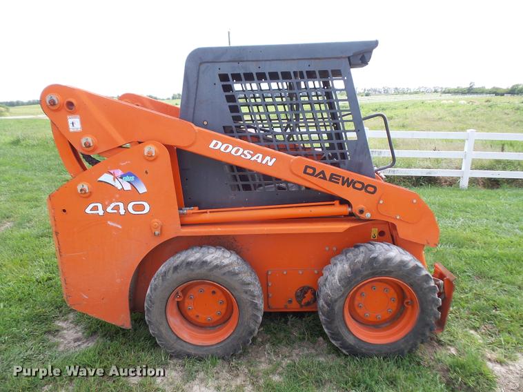 image for item DC5475 Doosan Daewoo 440 Plus skid steer