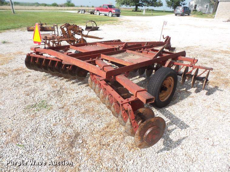 International disk in Pomona, KS Item DC5486 sold Purple Wave