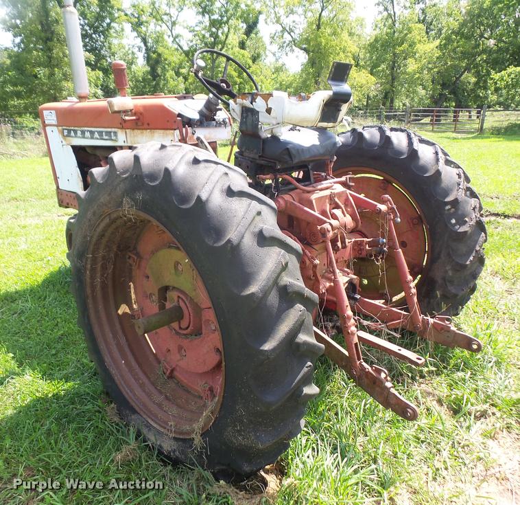 image for item DC5491 1965 Farmall 504 tractor