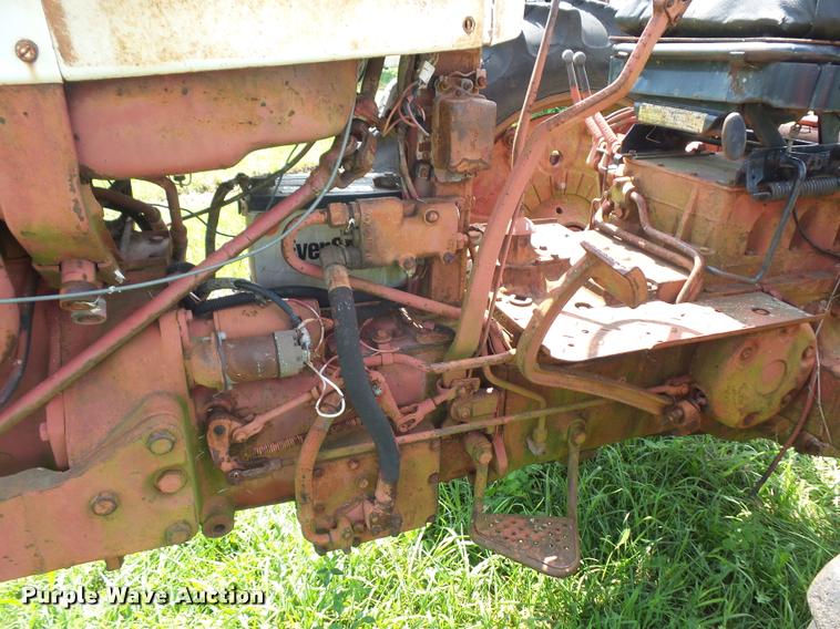 image for item DC5491 1965 Farmall 504 tractor