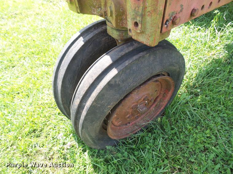 image for item DC5491 1965 Farmall 504 tractor