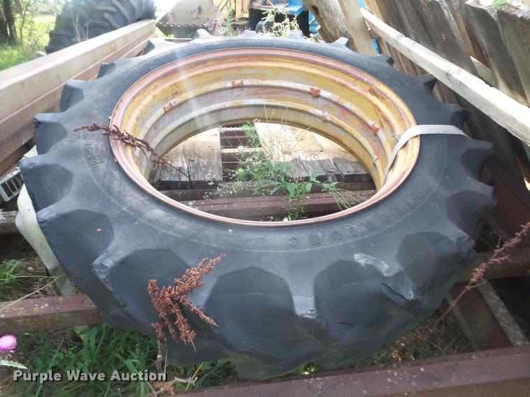 image for item DC5491 1965 Farmall 504 tractor