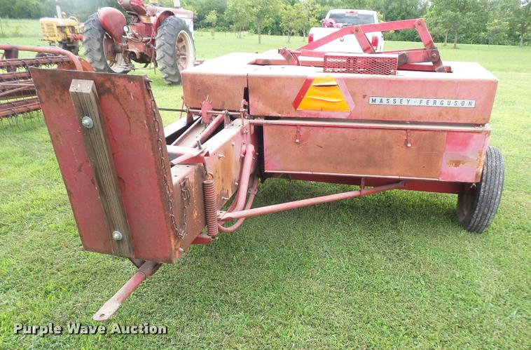 image for item DC5499 Massey Ferguson 12 small square baler