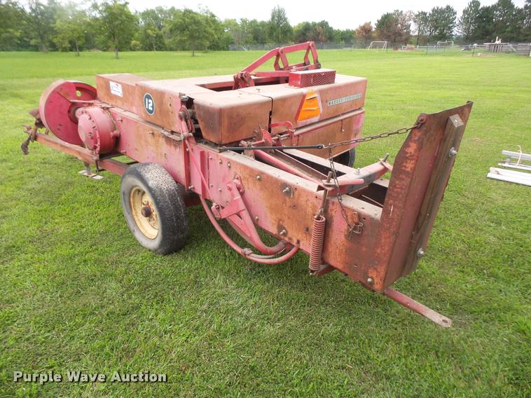 image for item DC5499 Massey Ferguson 12 small square baler
