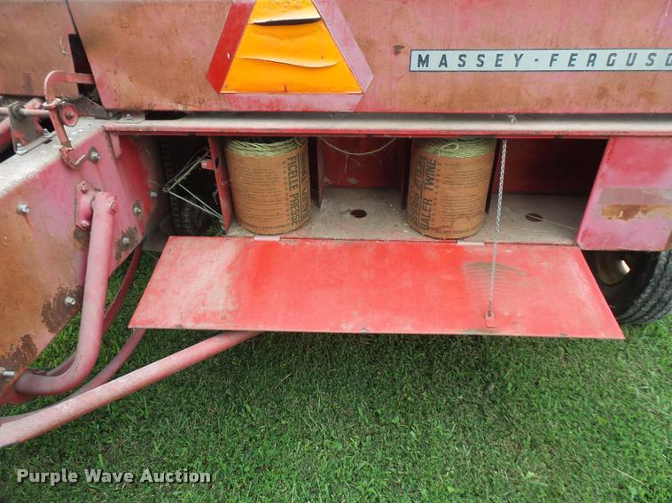 image for item DC5499 Massey Ferguson 12 small square baler