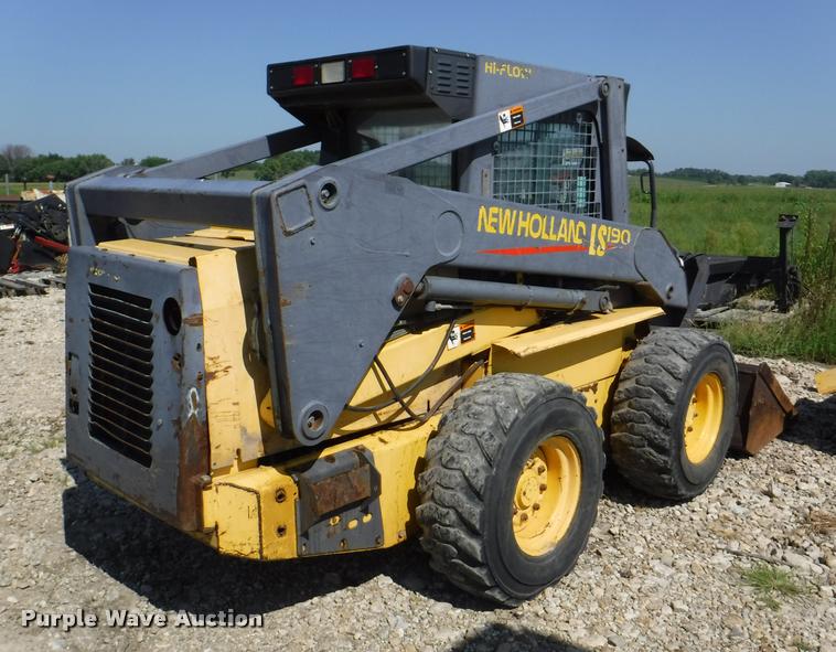 image for item DD0879 2001 New Holland LS190 skid steer