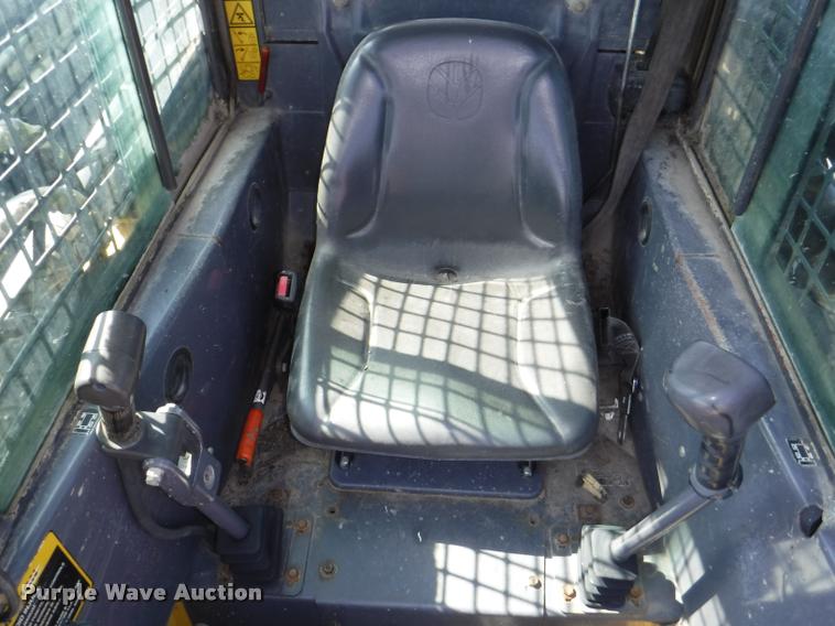 image for item DD0879 2001 New Holland LS190 skid steer