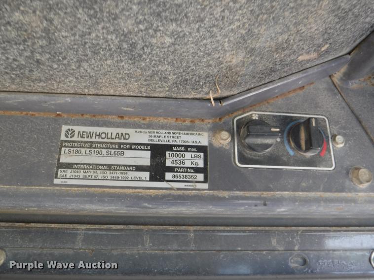 image for item DD0879 2001 New Holland LS190 skid steer
