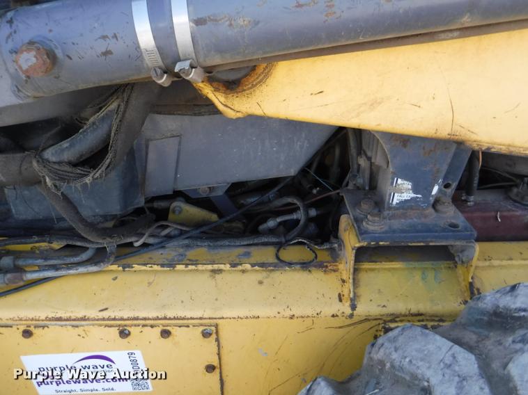 image for item DD0879 2001 New Holland LS190 skid steer