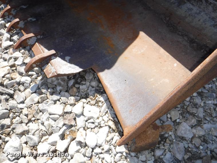 image for item DD0879 2001 New Holland LS190 skid steer