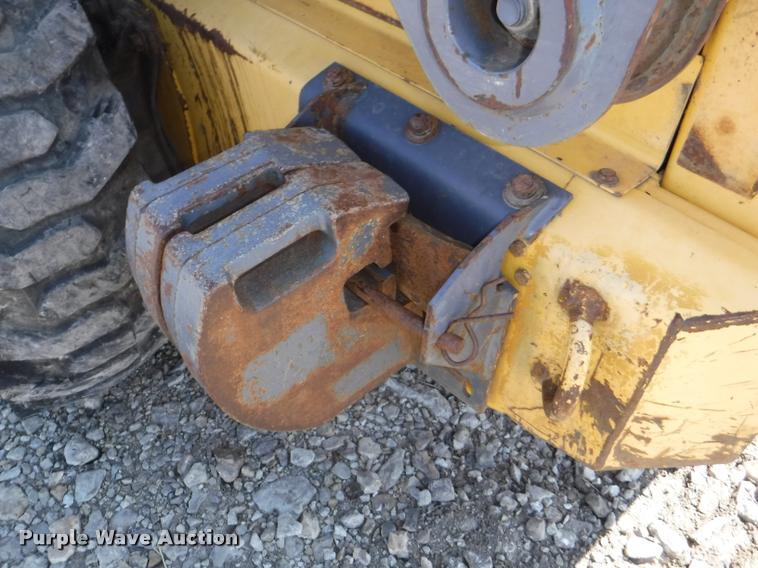 image for item DD0879 2001 New Holland LS190 skid steer
