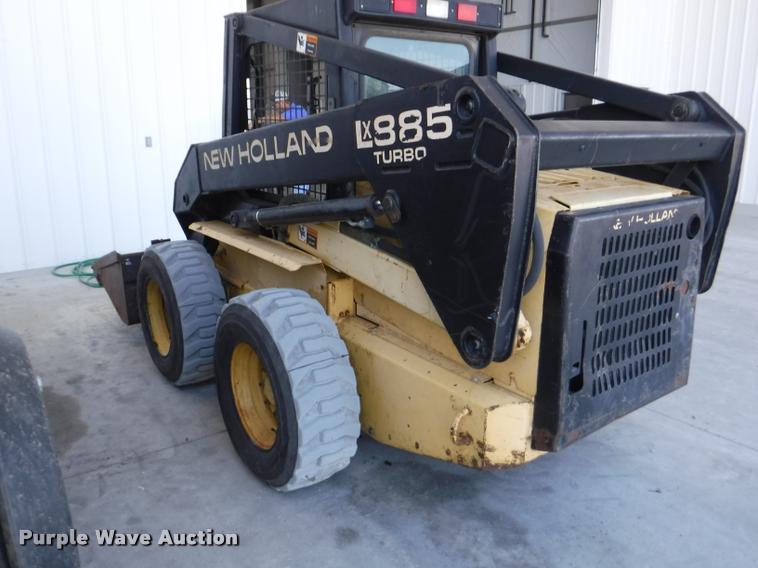 image for item DD0882 1996 New Holland LX885 skid steer