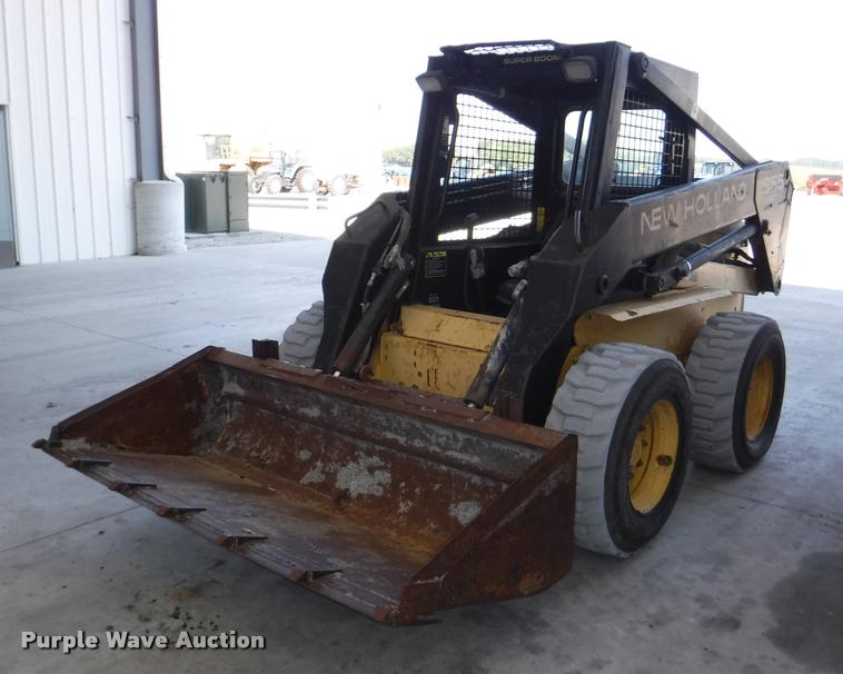 image for item DD0882 1996 New Holland LX885 skid steer