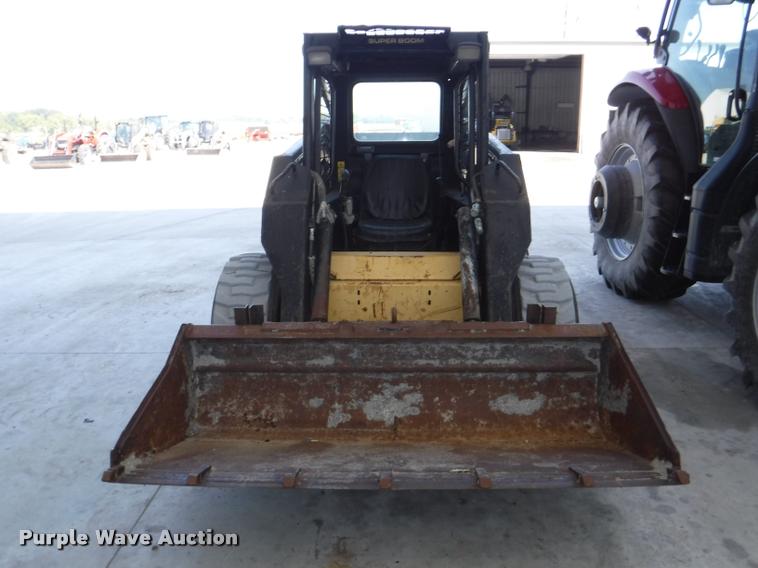 image for item DD0882 1996 New Holland LX885 skid steer