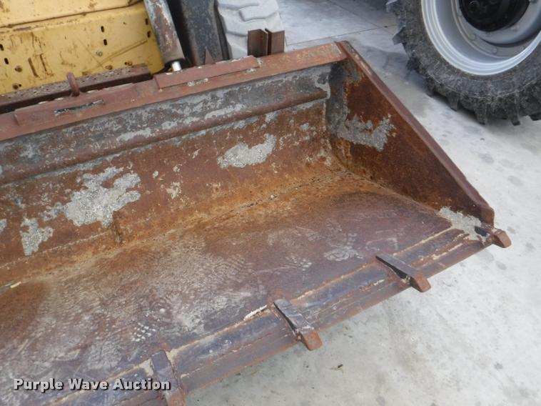 image for item DD0882 1996 New Holland LX885 skid steer