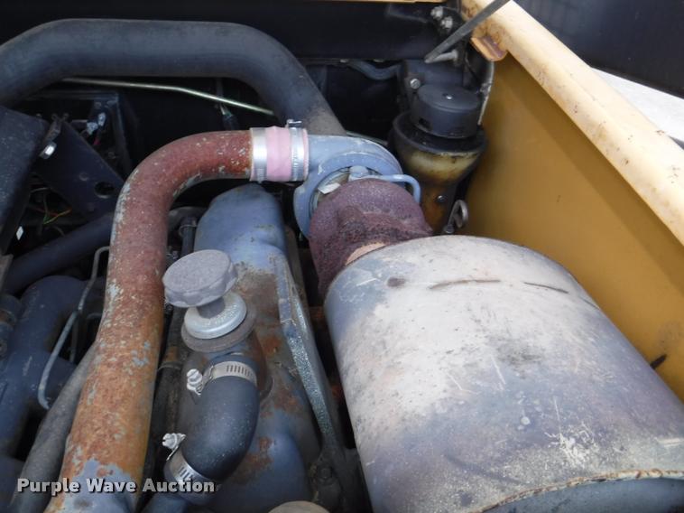 image for item DD0882 1996 New Holland LX885 skid steer