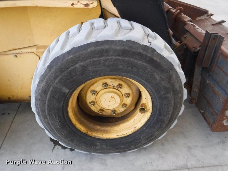 image for item DD0882 1996 New Holland LX885 skid steer