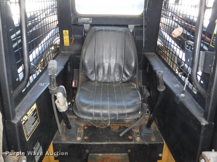 image for item DD0882 1996 New Holland LX885 skid steer