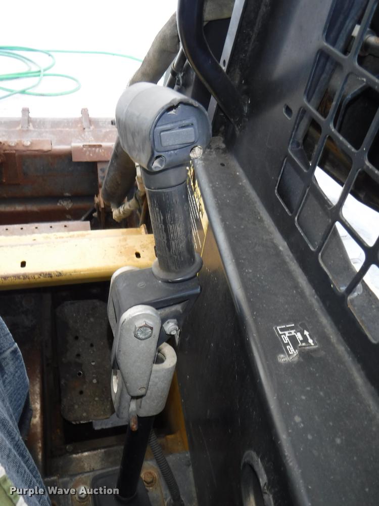 image for item DD0882 1996 New Holland LX885 skid steer