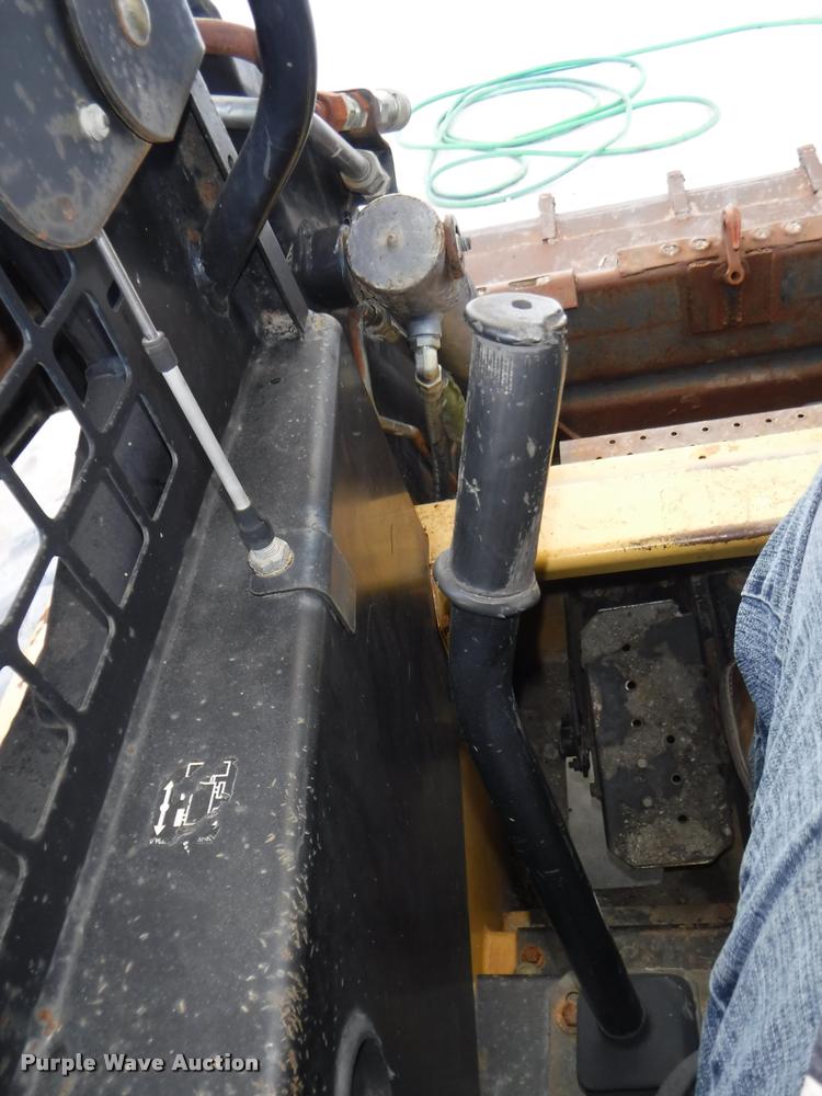 image for item DD0882 1996 New Holland LX885 skid steer