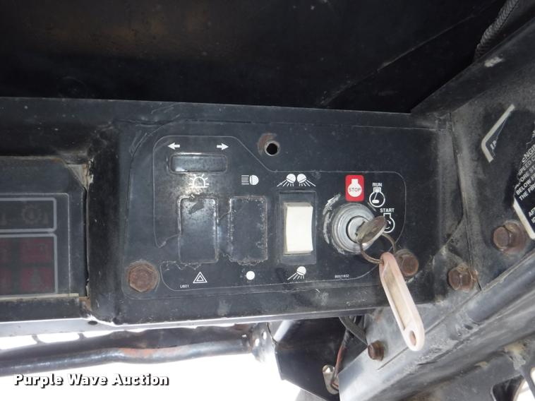 image for item DD0882 1996 New Holland LX885 skid steer