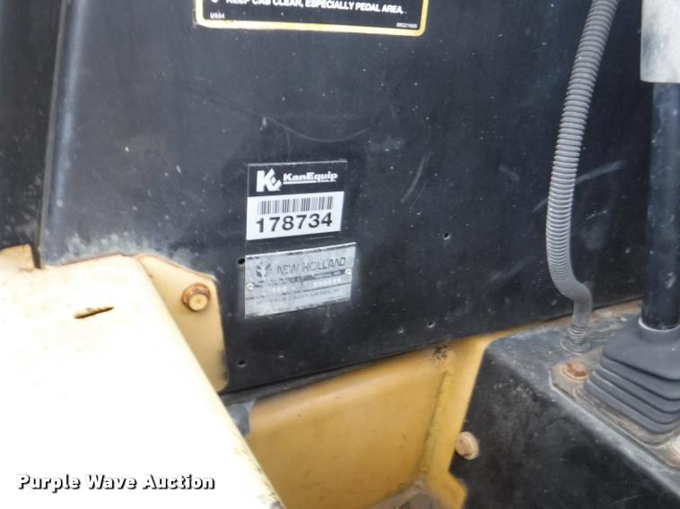 image for item DD0882 1996 New Holland LX885 skid steer
