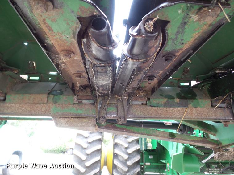 image for item DH9387 John Deere 843 corn head