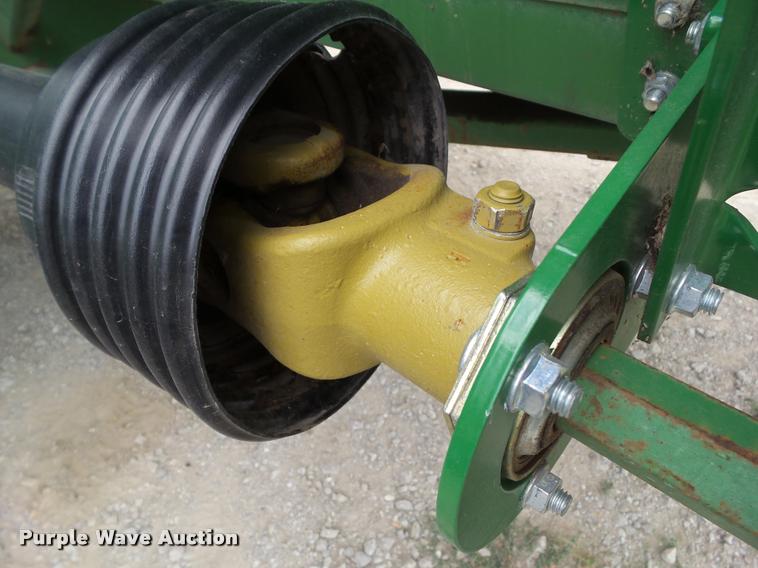 image for item DH9387 John Deere 843 corn head
