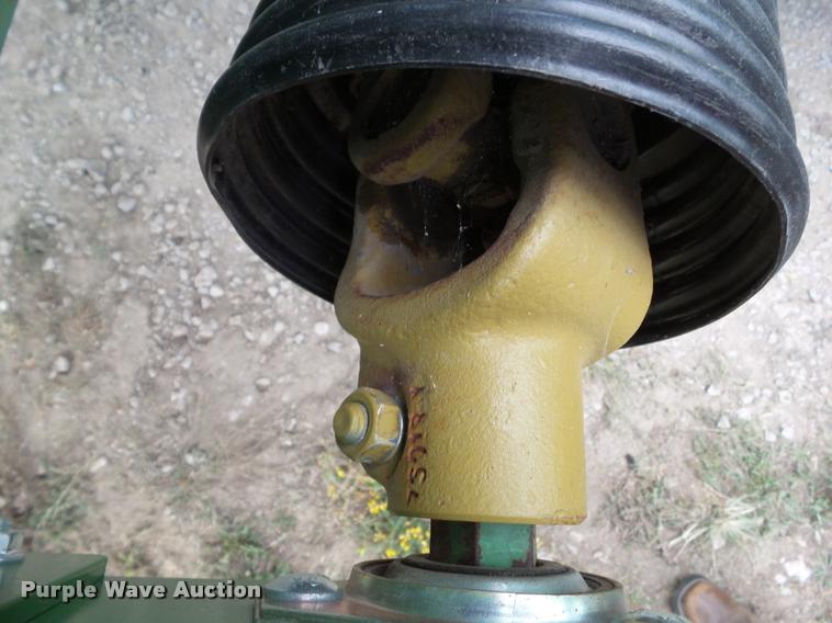 image for item DH9387 John Deere 843 corn head