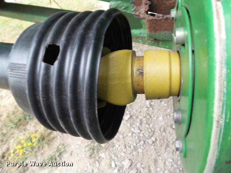 image for item DH9387 John Deere 843 corn head