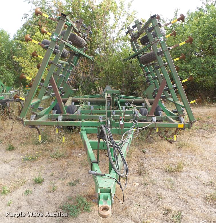 image for item DH9388 John Deere 980 field cultivator