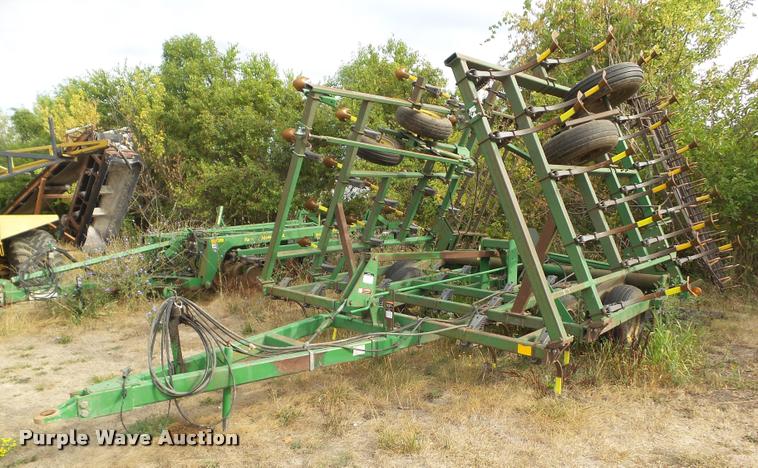image for item DH9388 John Deere 980 field cultivator