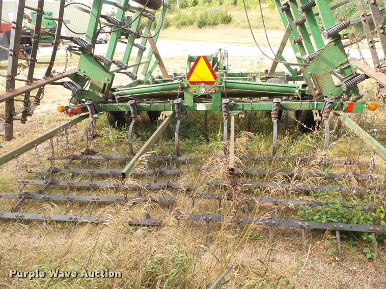 image for item DH9388 John Deere 980 field cultivator
